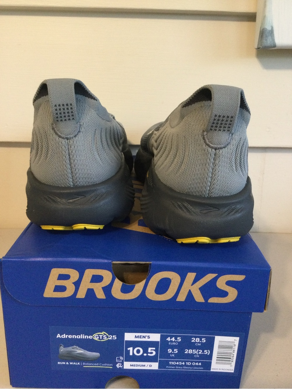 Brooks Gray Running Shoes with Yellow Soles - Picture 4 of 6